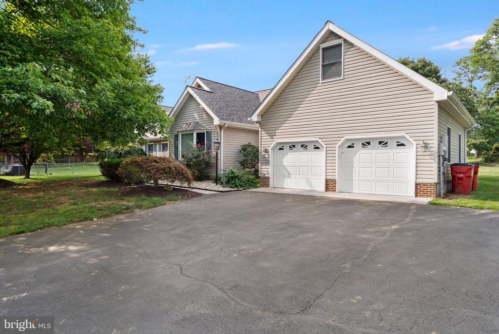 13503 APPLE HARVEST DR, Martinsburg, WV 25403