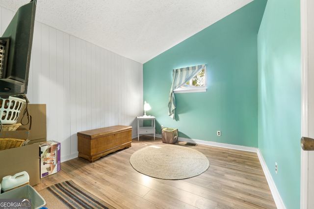 196 Horseshoe Bend Road, Jackson, GA 30233