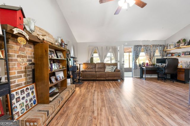 196 Horseshoe Bend Road, Jackson, GA 30233