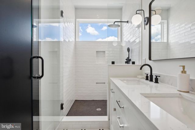 1233 N MYRTLEWOOD ST, Philadelphia, PA 19121