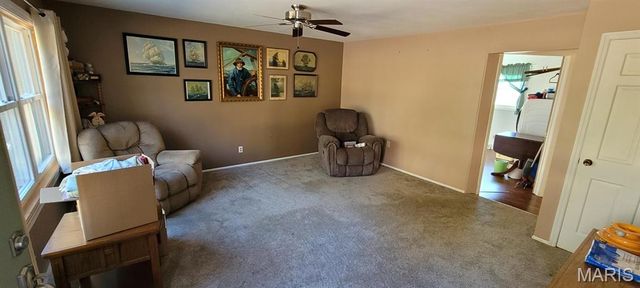 10854 Lake Road, Highland, IL 62249