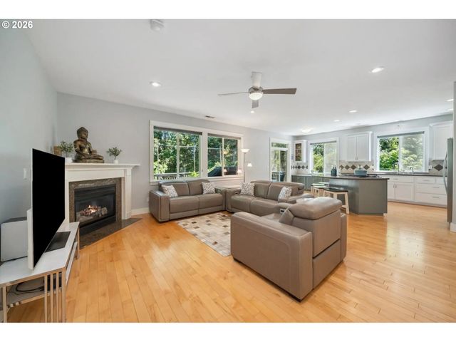 7540 Sw BECKY Ct, Beaverton, OR 97007