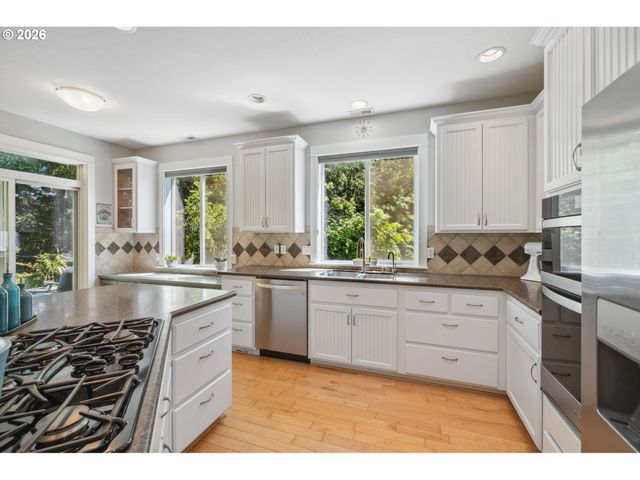 7540 Sw BECKY Ct, Beaverton, OR 97007