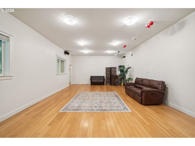 7540 Sw BECKY Ct, Beaverton, OR 97007