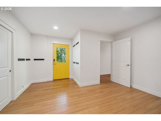 7540 Sw BECKY Ct, Beaverton, OR 97007