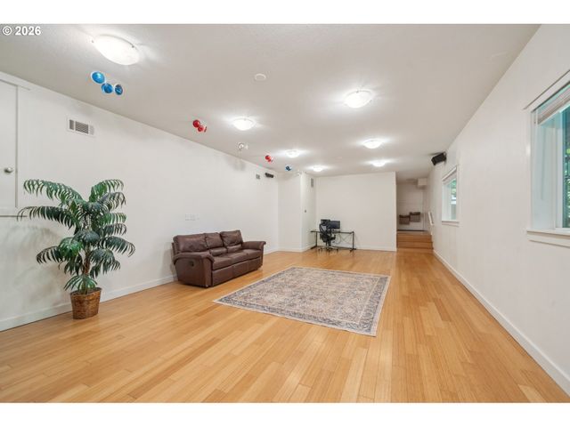 7540 Sw BECKY Ct, Beaverton, OR 97007