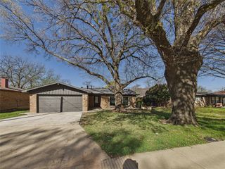 9501 N County Road, Frisco, TX 75033