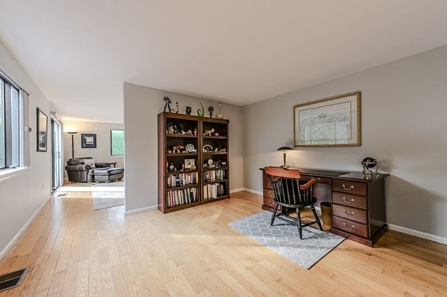 9 Country Club Ln A, Milford, MA 01757