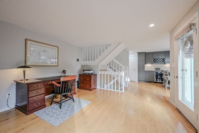 9 Country Club Ln A, Milford, MA 01757