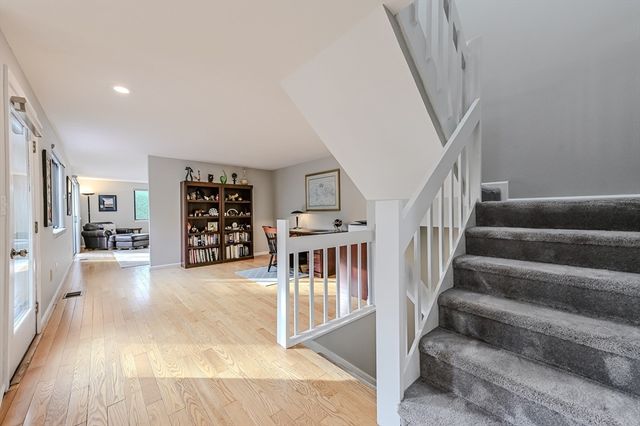 9 Country Club Ln A, Milford, MA 01757