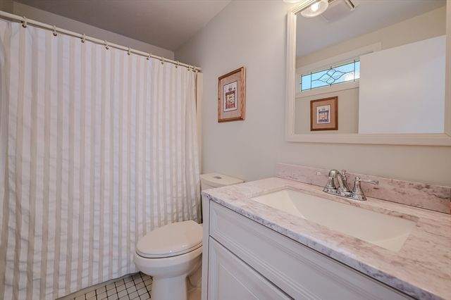 9 Country Club Ln A, Milford, MA 01757