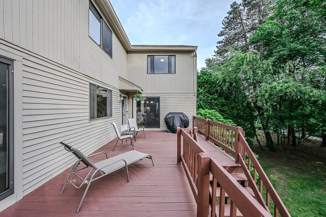 9 Country Club Ln A, Milford, MA 01757