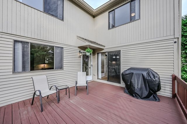 9 Country Club Ln A, Milford, MA 01757