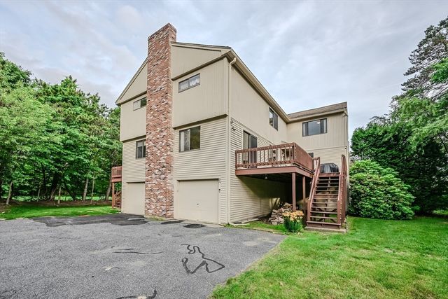 9 Country Club Ln A, Milford, MA 01757