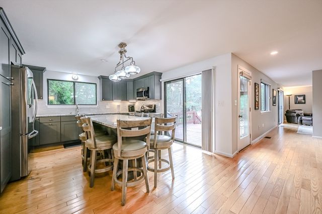 9 Country Club Ln A, Milford, MA 01757