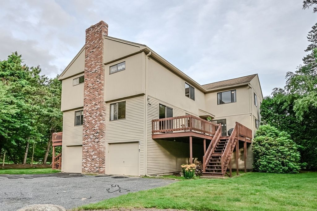 9 Country Club Ln A, Milford, MA 01757