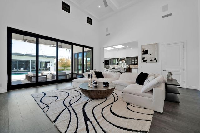 4819 N 68th Place, Scottsdale, AZ 85251