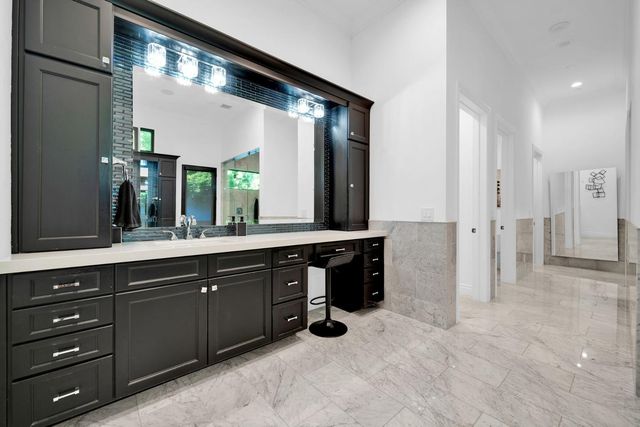 4819 N 68th Place, Scottsdale, AZ 85251