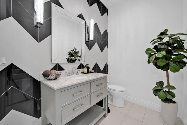 4819 N 68th Place, Scottsdale, AZ 85251