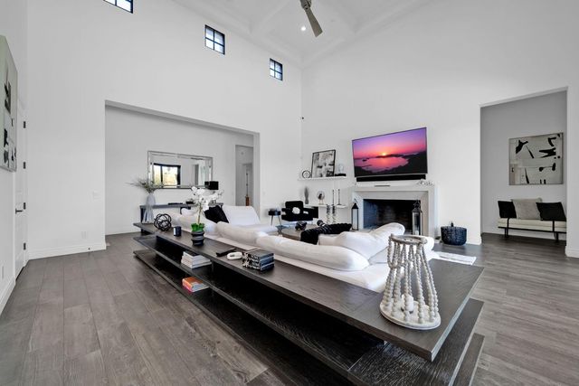 4819 N 68th Place, Scottsdale, AZ 85251