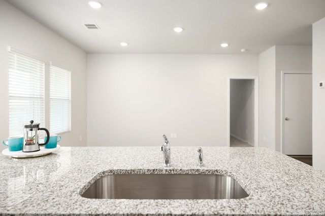 812 Bahia Pl, Seguin, TX 78155