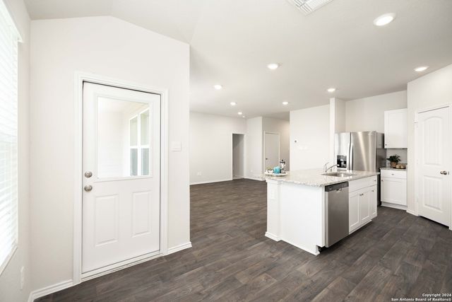 812 Bahia Pl, Seguin, TX 78155