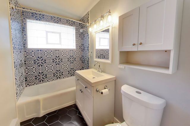 1039 Randolph Street 1W, Oak Park, IL 60302