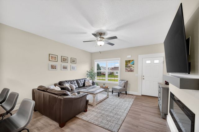 5871 Marble Circle, Johnston, IA 50131