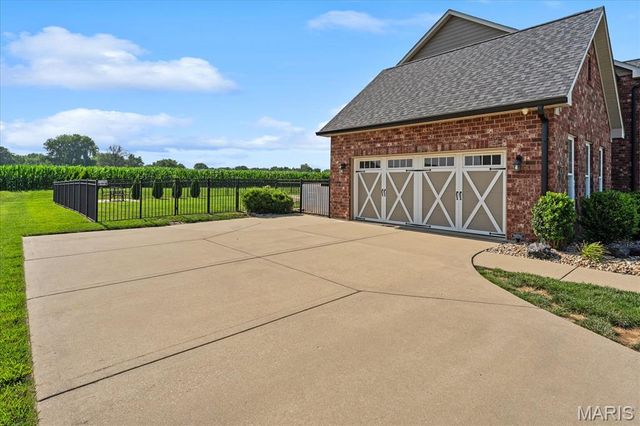 3407 Whistling Cove, Swansea, IL 62226