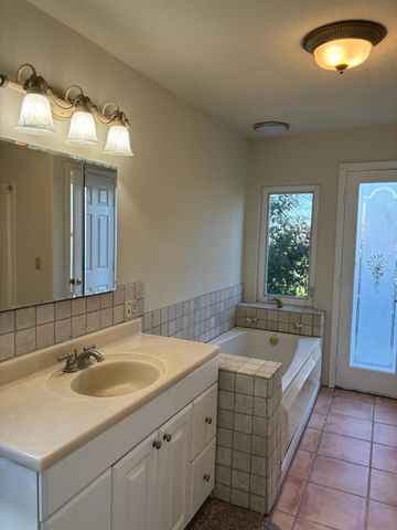 3027 W Wise Rd, Lincoln, CA 95648