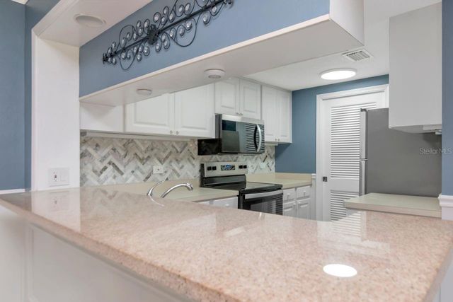 36750 US HIGHWAY 19 N 7-108, Palm Harbor, FL 34683