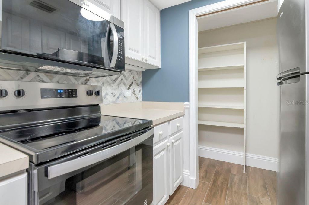 Image 21 of property listing at 36750 US HIGHWAY 19 N 7-108, Palm Harbor, FL 34683