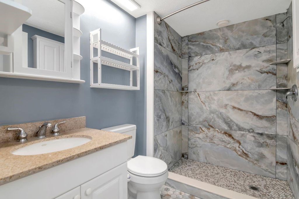 Image 4 of property listing at 36750 US HIGHWAY 19 N 7-108, Palm Harbor, FL 34683