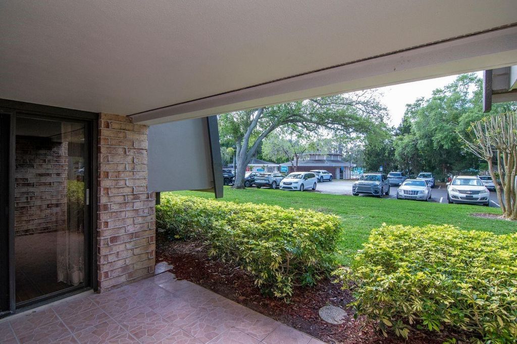 Image 34 of property listing at 36750 US HIGHWAY 19 N 7-108, Palm Harbor, FL 34683