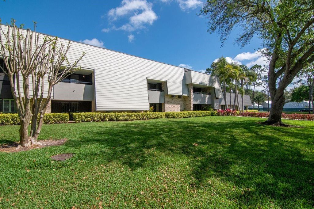 Image 39 of property listing at 36750 US HIGHWAY 19 N 7-108, Palm Harbor, FL 34683