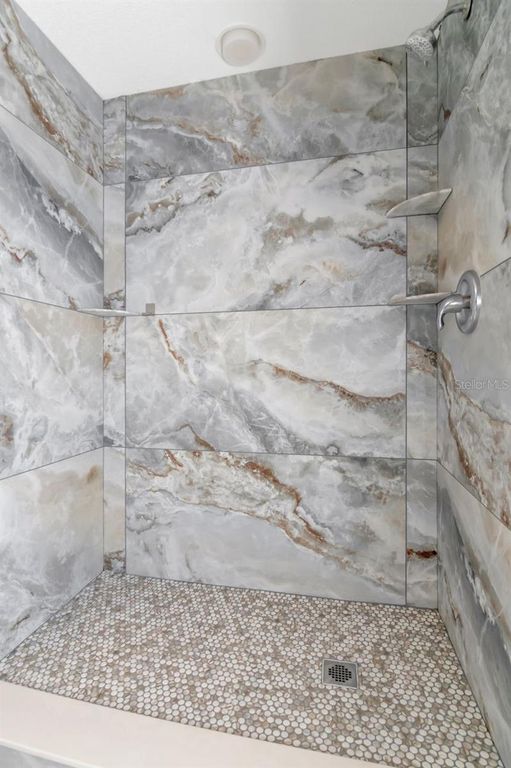 Image 5 of property listing at 36750 US HIGHWAY 19 N 7-108, Palm Harbor, FL 34683