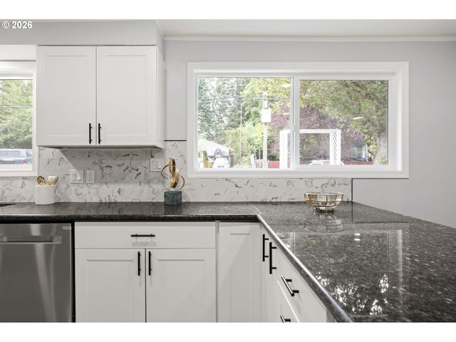 8923 Se CLINTON St, Portland, OR 97266