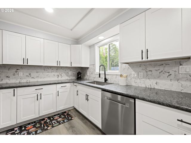 8923 Se CLINTON St, Portland, OR 97266