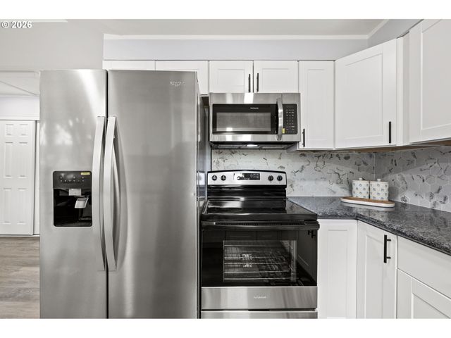 8923 Se CLINTON St, Portland, OR 97266