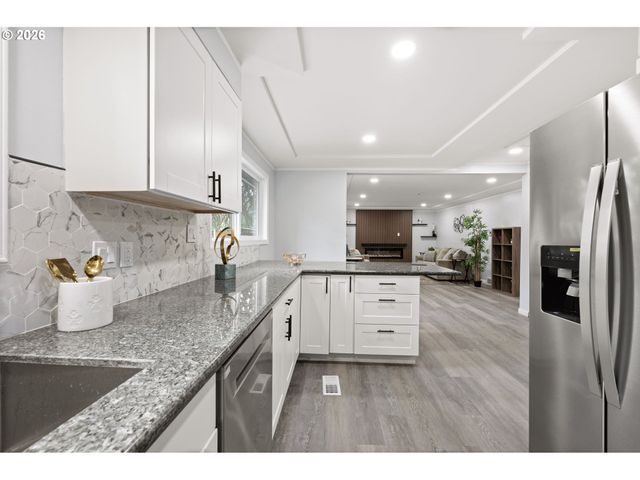 8923 Se CLINTON St, Portland, OR 97266
