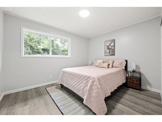 8923 Se CLINTON St, Portland, OR 97266