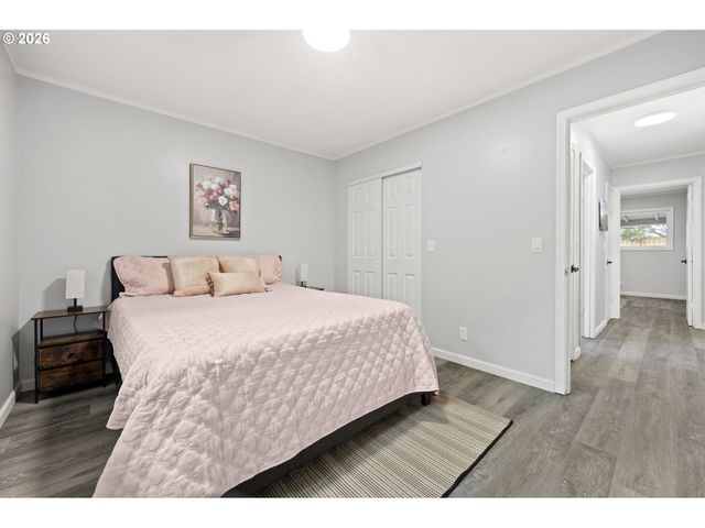 8923 Se CLINTON St, Portland, OR 97266