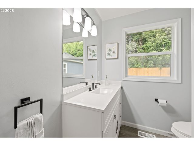 8923 Se CLINTON St, Portland, OR 97266