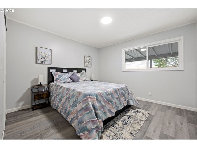 8923 Se CLINTON St, Portland, OR 97266