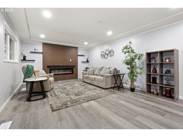 8923 Se CLINTON St, Portland, OR 97266
