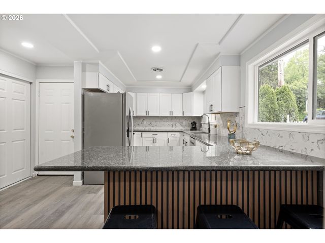 8923 Se CLINTON St, Portland, OR 97266
