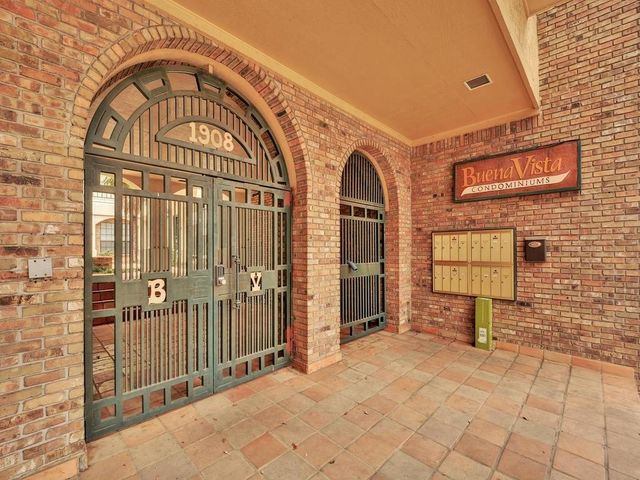 1908 San Antonio ST 212, Austin, TX 78705