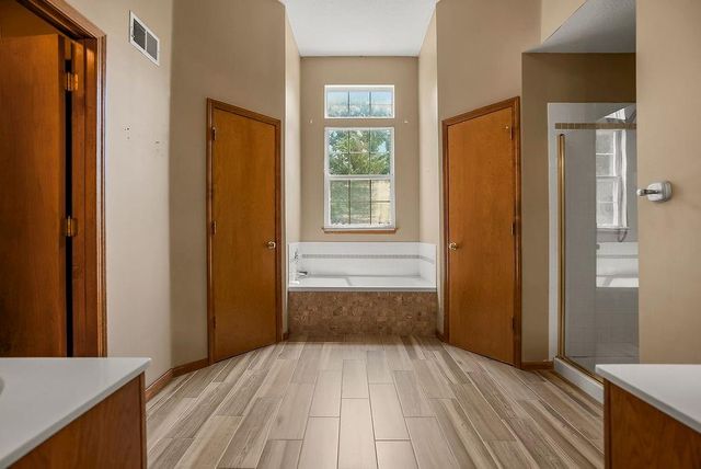 1704 Hunter Drive, Olathe, KS 66061
