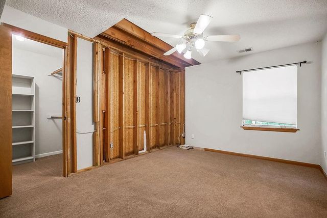 1704 Hunter Drive, Olathe, KS 66061