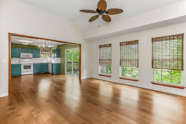 1704 Hunter Drive, Olathe, KS 66061